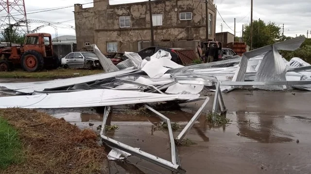 Un Fuerte Temporal Caus Destrozos En De Julio Y Otras Ciudades