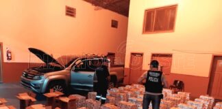 Dos camionetas embistieron un control y se interceptó una de ellas, con pedido de secuestro en Buenos Aires