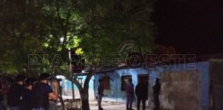 Un desorden generalizado terminó con una mujer lesionada y un móvil policial dañado