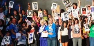 A 50 años del golpe: una Plaza colmada volvió a exigir “Que digan dónde están” y renovó el reclamo de Memoria, Verdad y Justicia