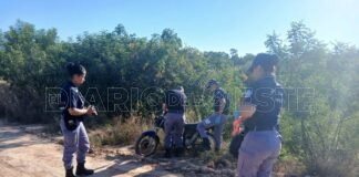 Un motociclista falleció tras impactar contra un montículo de tierra