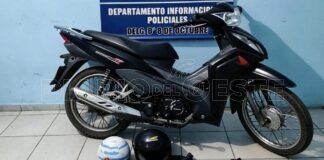 Capturaron a una mujer acusada de utilizar una tarjeta de débito robada para hacer compras y pagos