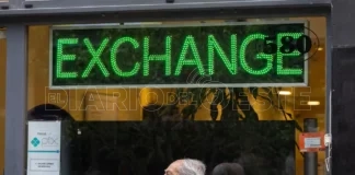 Pisando el dólar a 1500 pesos