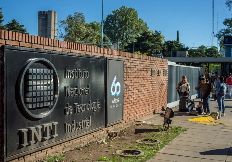 Plan motosierra: Confirman el cierre de las sedes del INTI