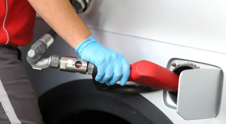 Suben a la medianoche los combustibles y hay colas en las estaciones de servicio