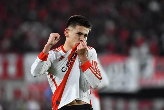 Claudio Echeverri: El argentino seleccionado entre los 30 mejores futbolistas juveniles del mundo