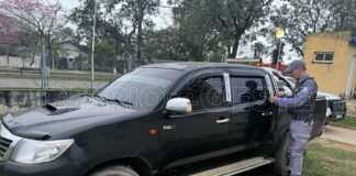 La Policía secuestro una camioneta y demoro a un hombre con pedido de captura