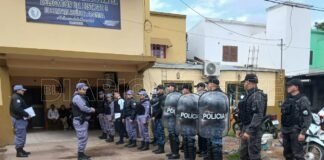 Durante un allanamiento en el barrio Eva Perón detuvieron a dos personas y secuestraron estupefacientes