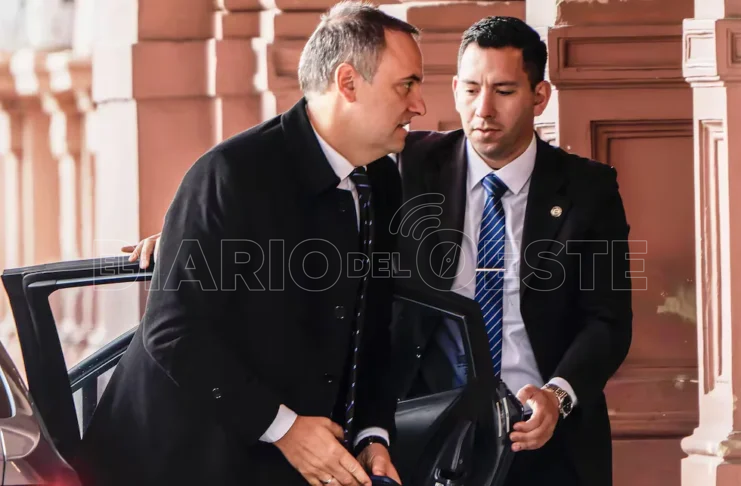 Los malabares de Adorni para explicar lo inexplicable