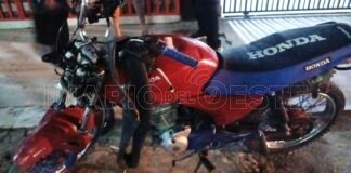 Circulaban en moto a gran velocidad y terminaron detenidos