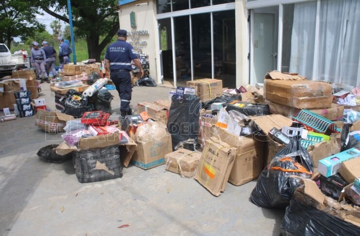 Controlaron dos tours de compras y secuestraron mercadería sin aval aduanero