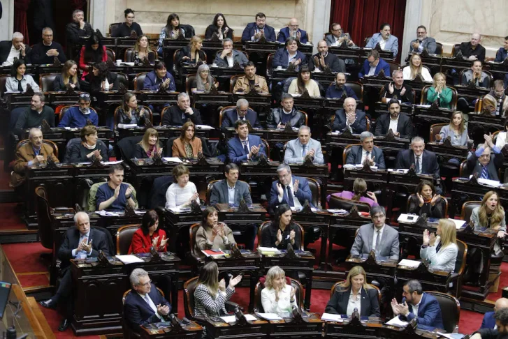 Semana clave para la vigencia del DNU 70: marcha confirmada, quórum en duda